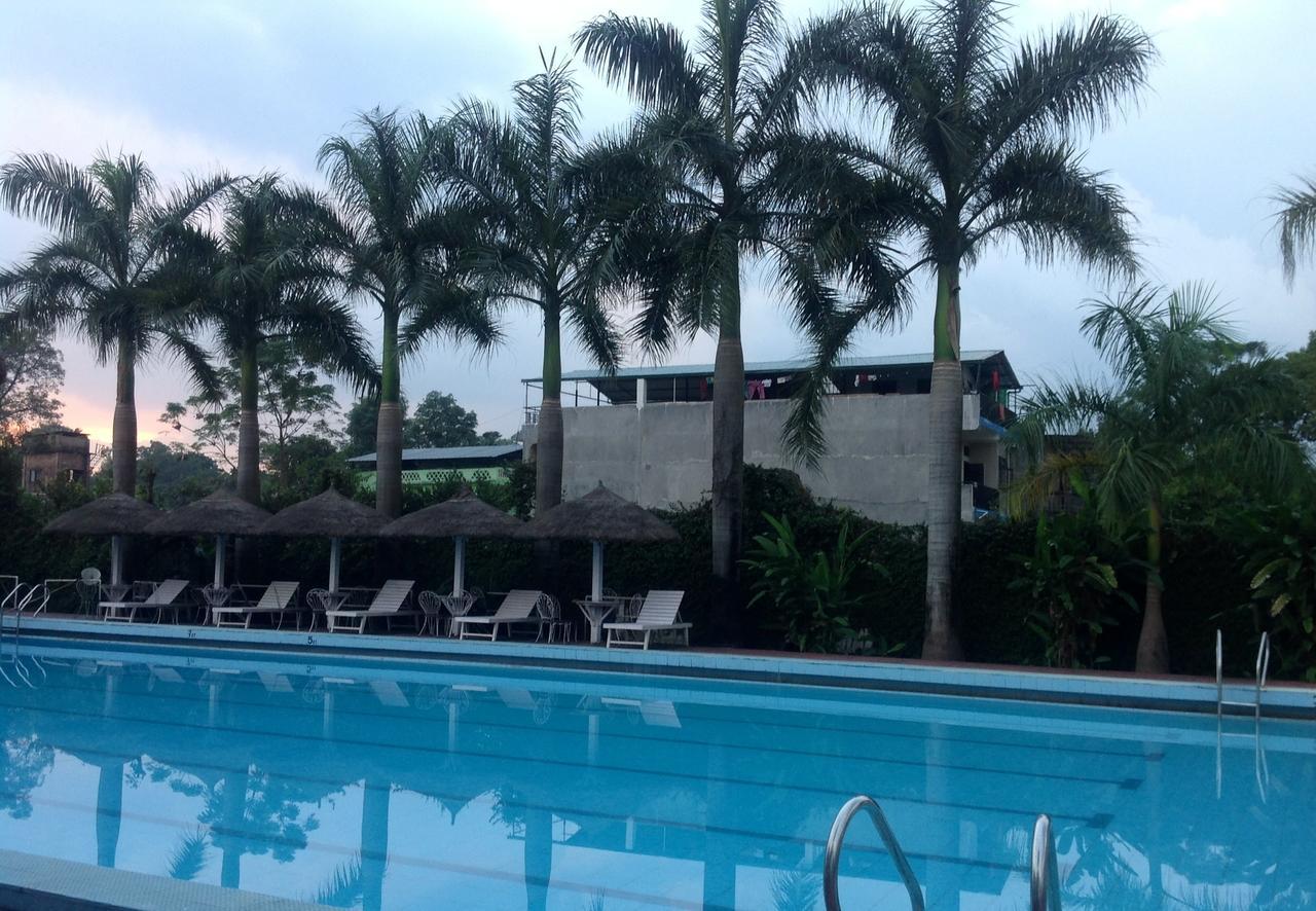 Central Palm Hotel Bharatpur  Exterior photo
