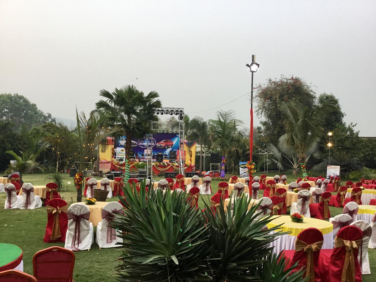 Central Palm Hotel Bharatpur  Exterior photo