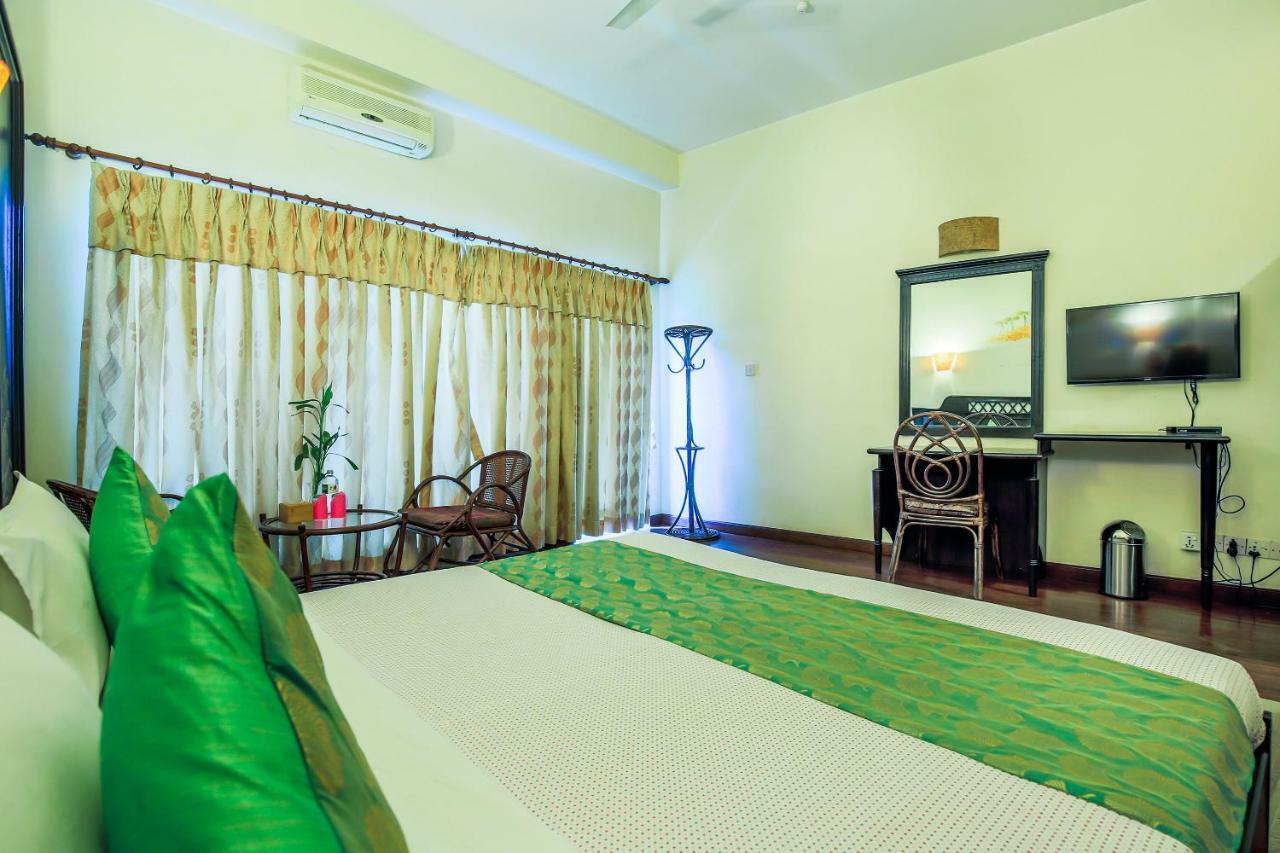Central Palm Hotel Bharatpur  Exterior photo